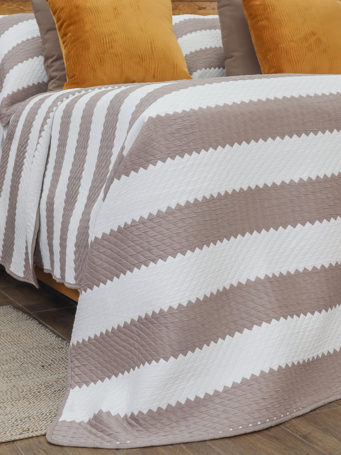 EDREDÓN JACQUARD CABANA BEIGE