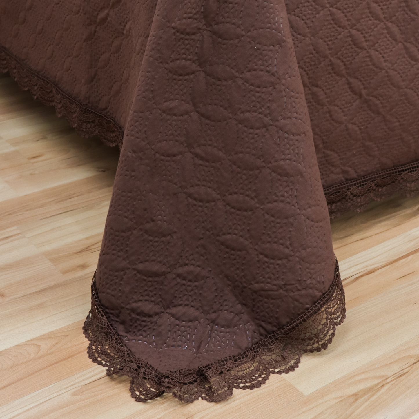 Edredón STELLA CAFÉ con 2 Fundas, Capitonado Matrimonial y King Size