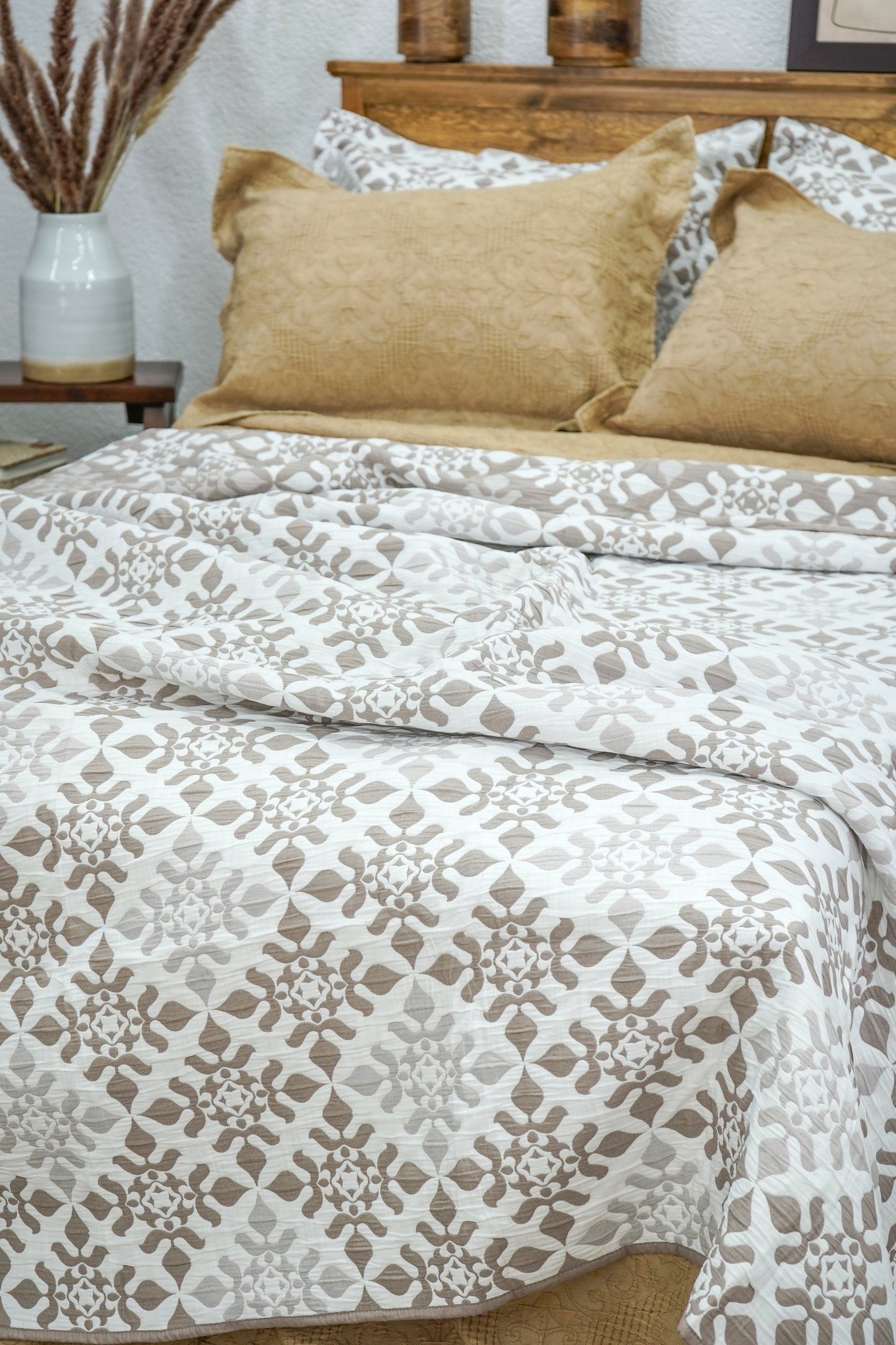 EDREDÓN JACQUARD MOSAICO BEIGE